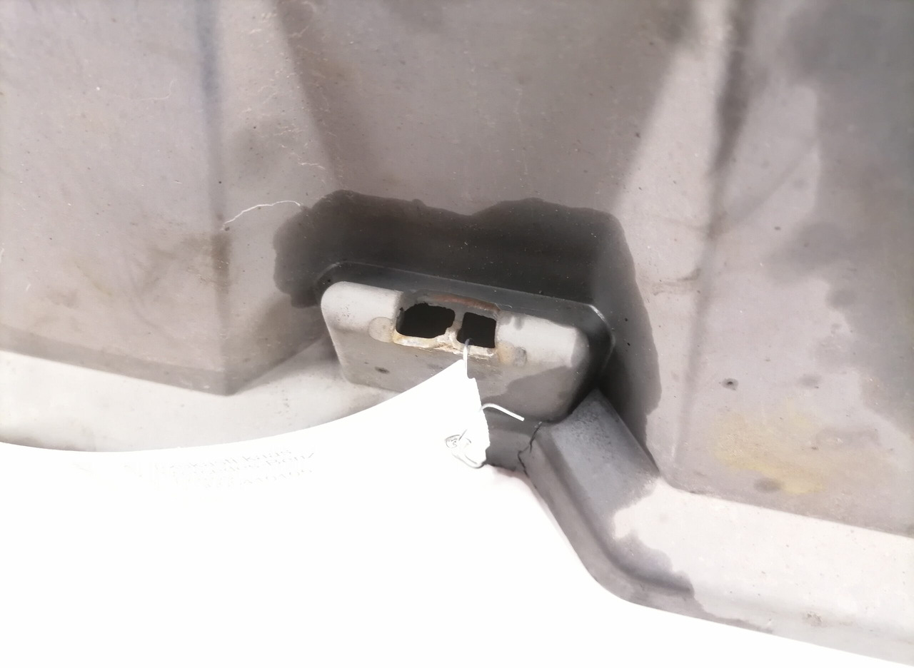 Mercedes-Benz Battery cover A9605410105 - Batteri för Lastbil: bild 3 Mercedes-Benz Battery cover A9605410105 - Batteri för Lastbil: bild 3