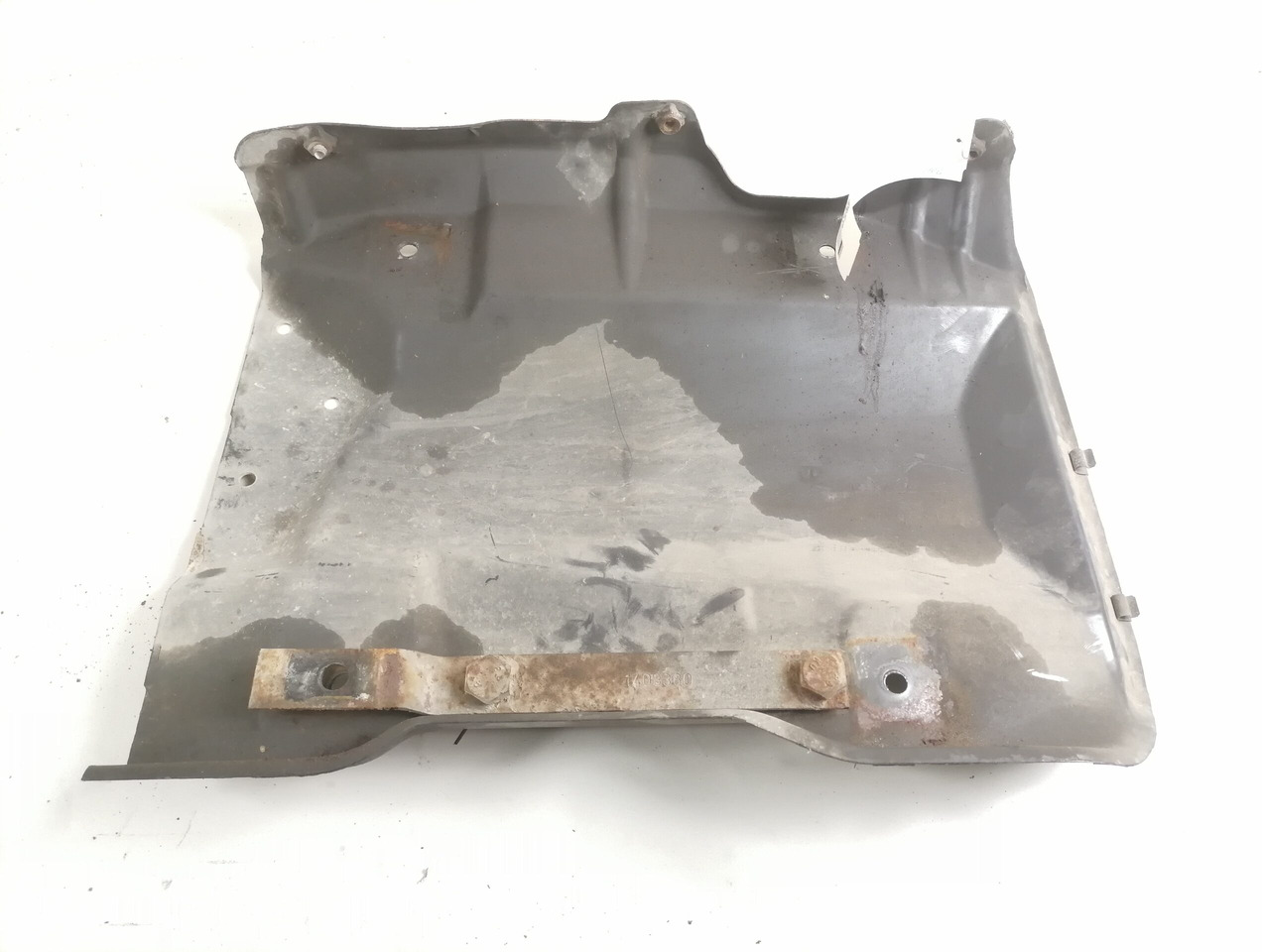 Scania Air filter housing carrier 1753473 - Luftintagssystem för Lastbil: bild 1 Scania Air filter housing carrier 1753473 - Luftintagssystem för Lastbil: bild 1