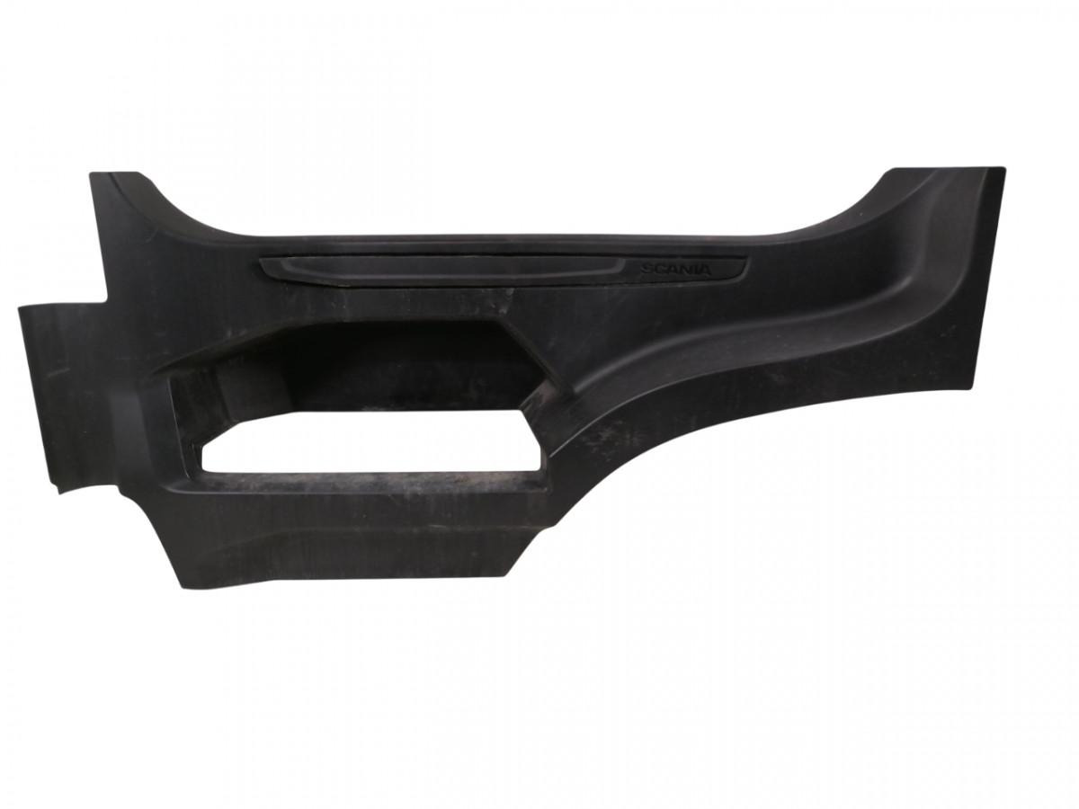 Scania Astmelaua plastik 2418447 - Fotsteg för Lastbil: bild 1 Scania Astmelaua plastik 2418447 - Fotsteg för Lastbil: bild 1
