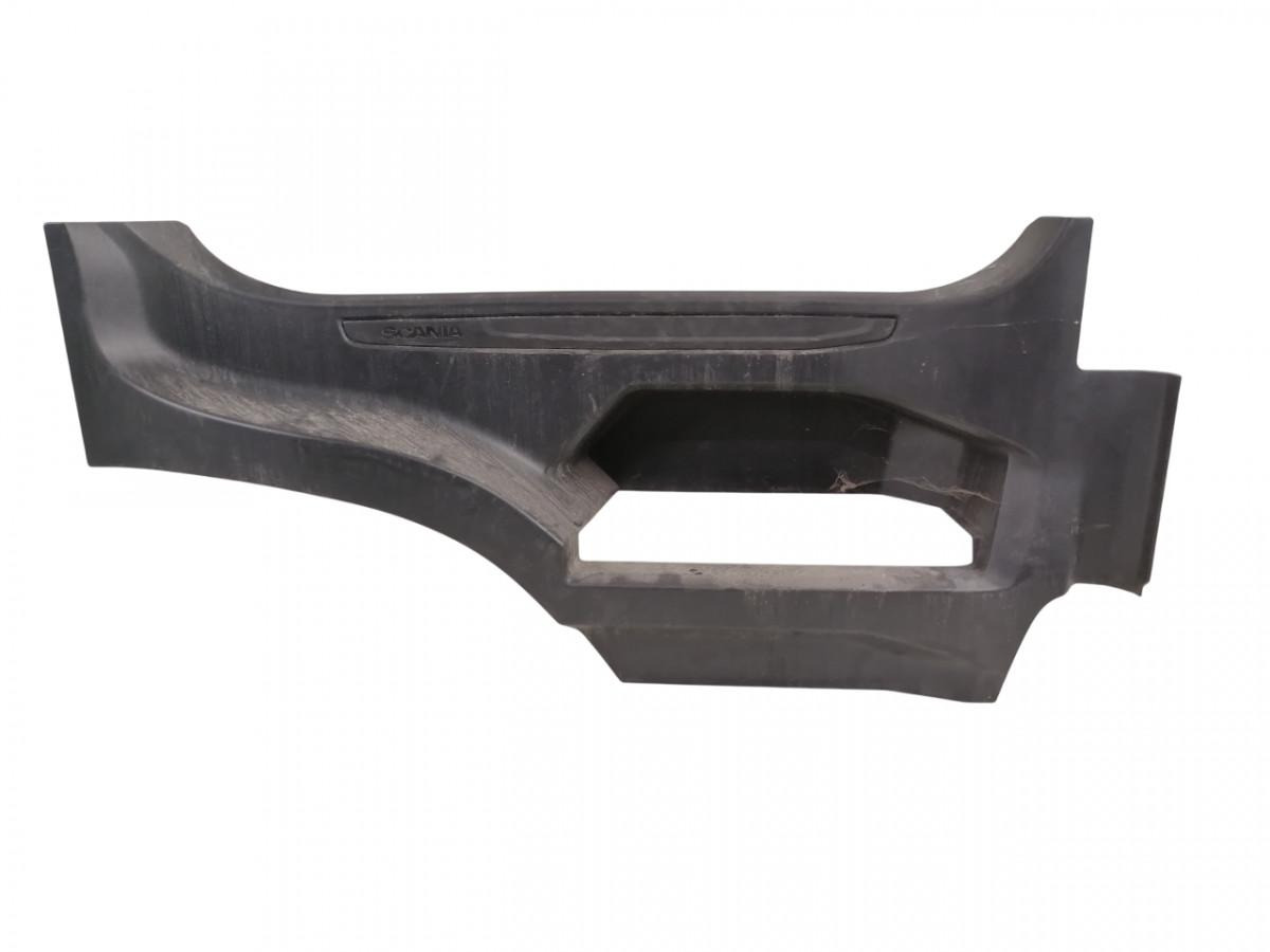 Scania Astmelaua plastik 2418450 - Fotsteg för Lastbil: bild 1 Scania Astmelaua plastik 2418450 - Fotsteg för Lastbil: bild 1