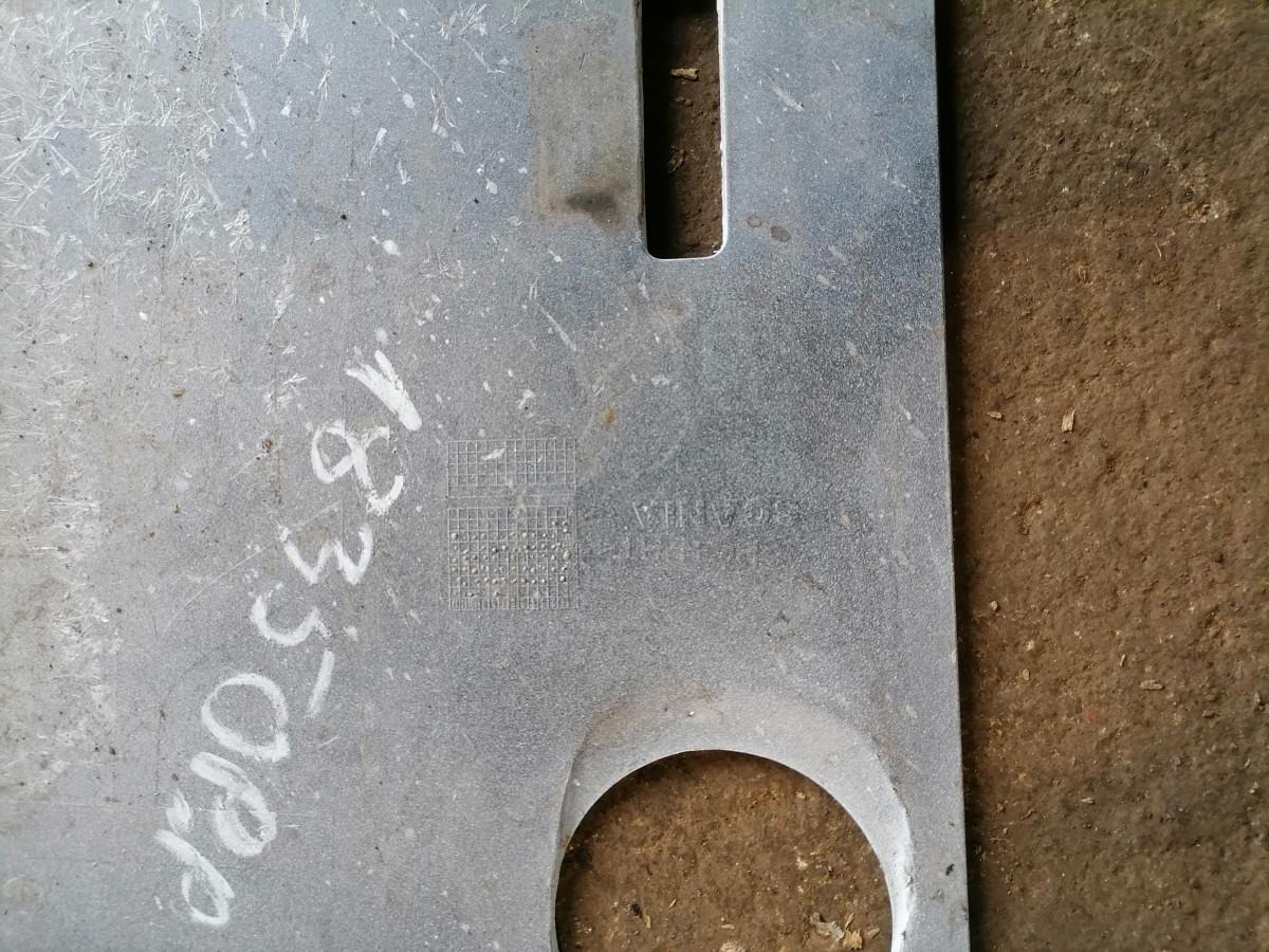 Scania Front bumper cover plastic 2731830 - Aerodynamik/ Spoiler för Lastbil: bild 3 Scania Front bumper cover plastic 2731830 - Aerodynamik/ Spoiler för Lastbil: bild 3