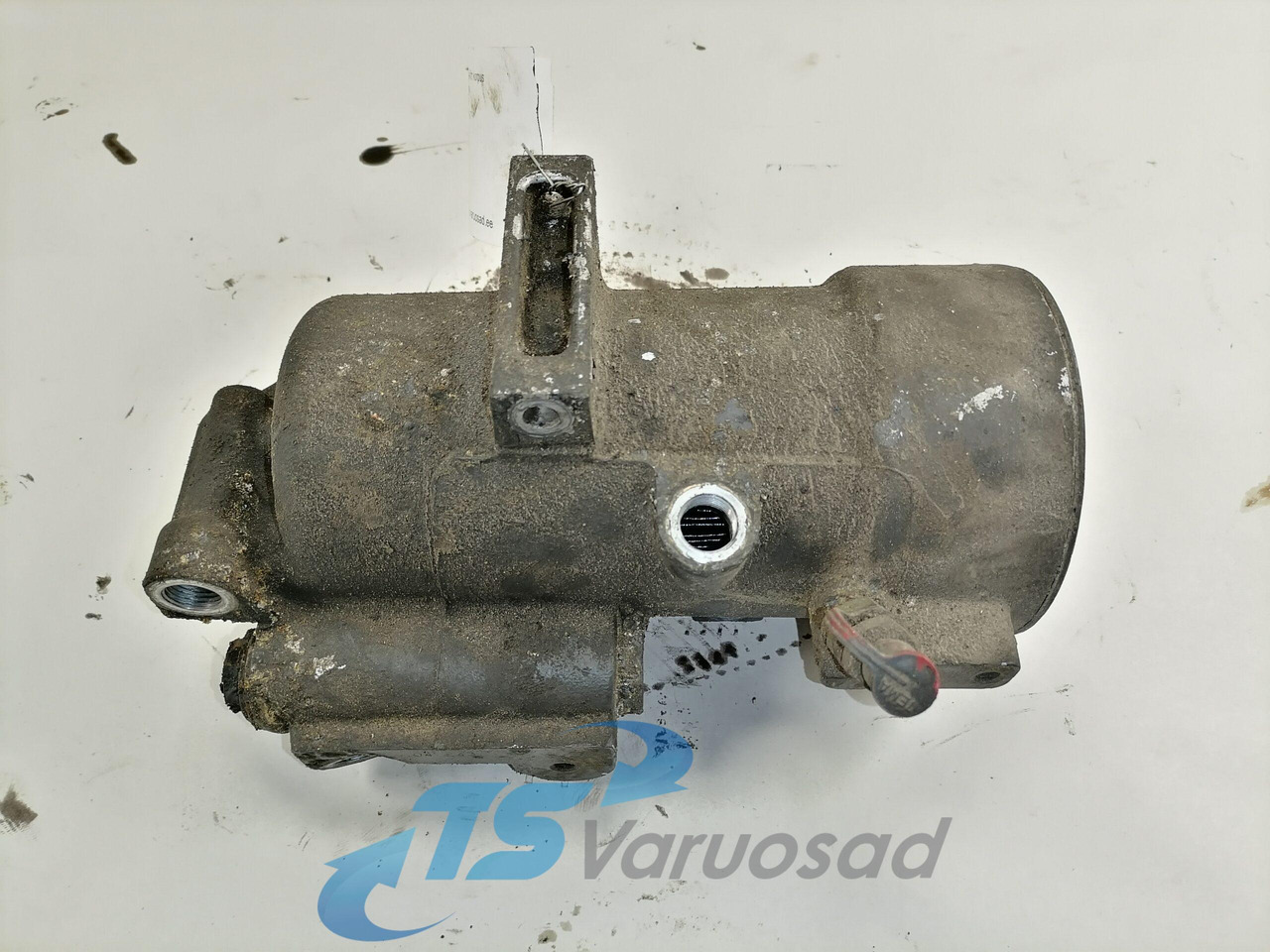 Scania Fuel filter unit 1778647 - Bränslefilter för Lastbil: bild 1 Scania Fuel filter unit 1778647 - Bränslefilter för Lastbil: bild 1