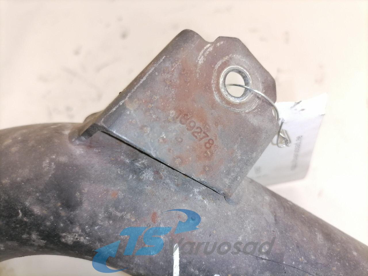 Scania Jahutusvedeliku toru, retarder 1892781 - Kylsystem för Lastbil: bild 4 Scania Jahutusvedeliku toru, retarder 1892781 - Kylsystem för Lastbil: bild 4