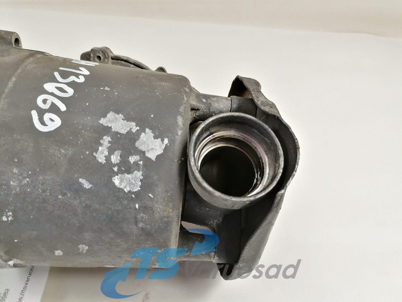 Scania Karterituulutuse õliaurude separaator 1921821 - Vevhus för Lastbil: bild 3 Scania Karterituulutuse õliaurude separaator 1921821 - Vevhus för Lastbil: bild 3