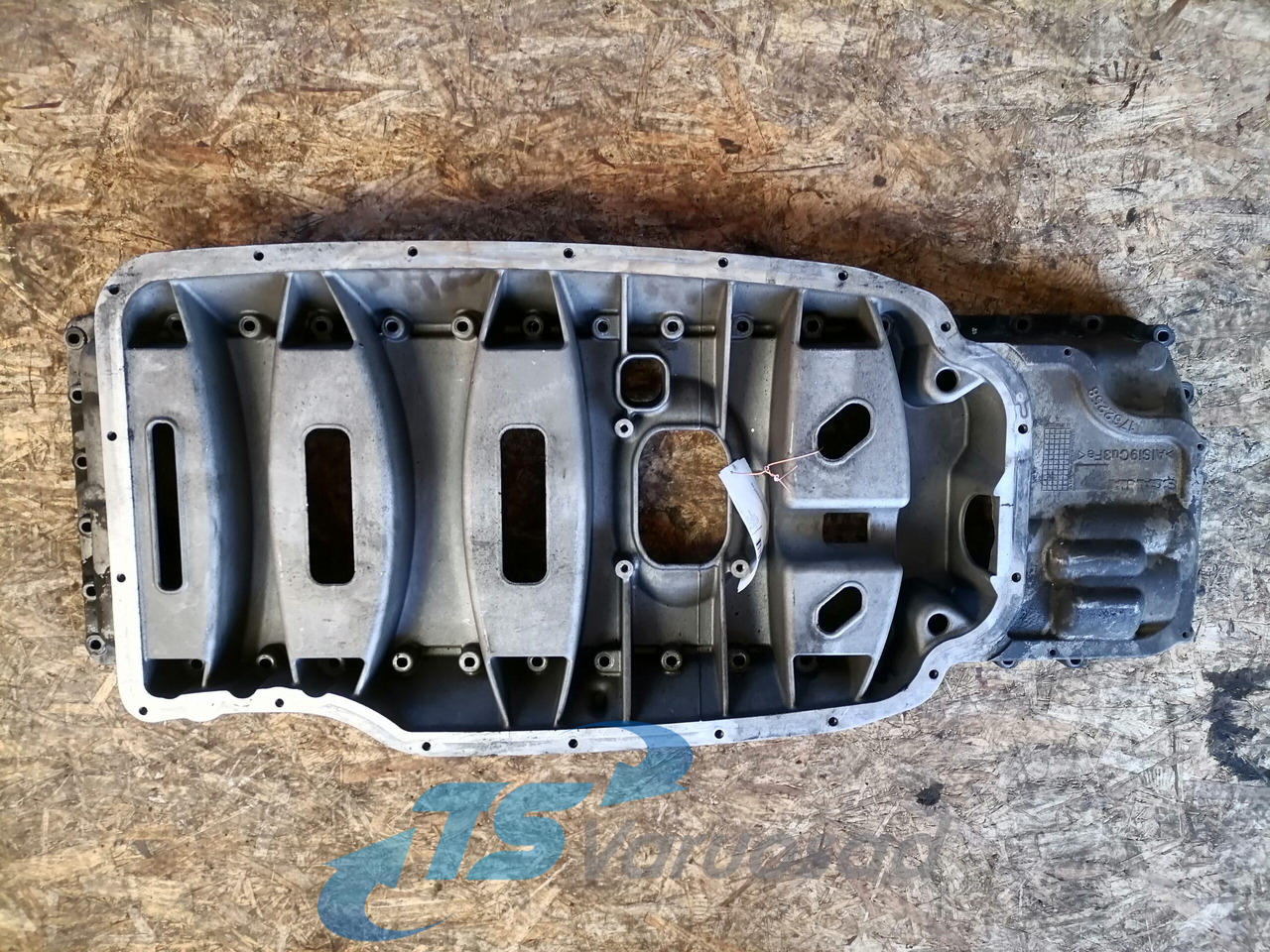 Scania Ladder frame 1762258 - Oljetråg för Lastbil: bild 2 Scania Ladder frame 1762258 - Oljetråg för Lastbil: bild 2