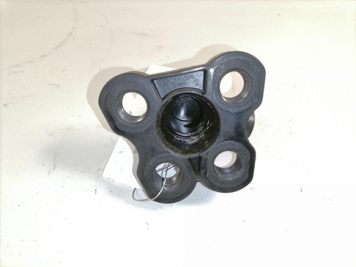 Scania Oil pipe 2178551 - Motor och reservdelar för Lastbil: bild 2 Scania Oil pipe 2178551 - Motor och reservdelar för Lastbil: bild 2