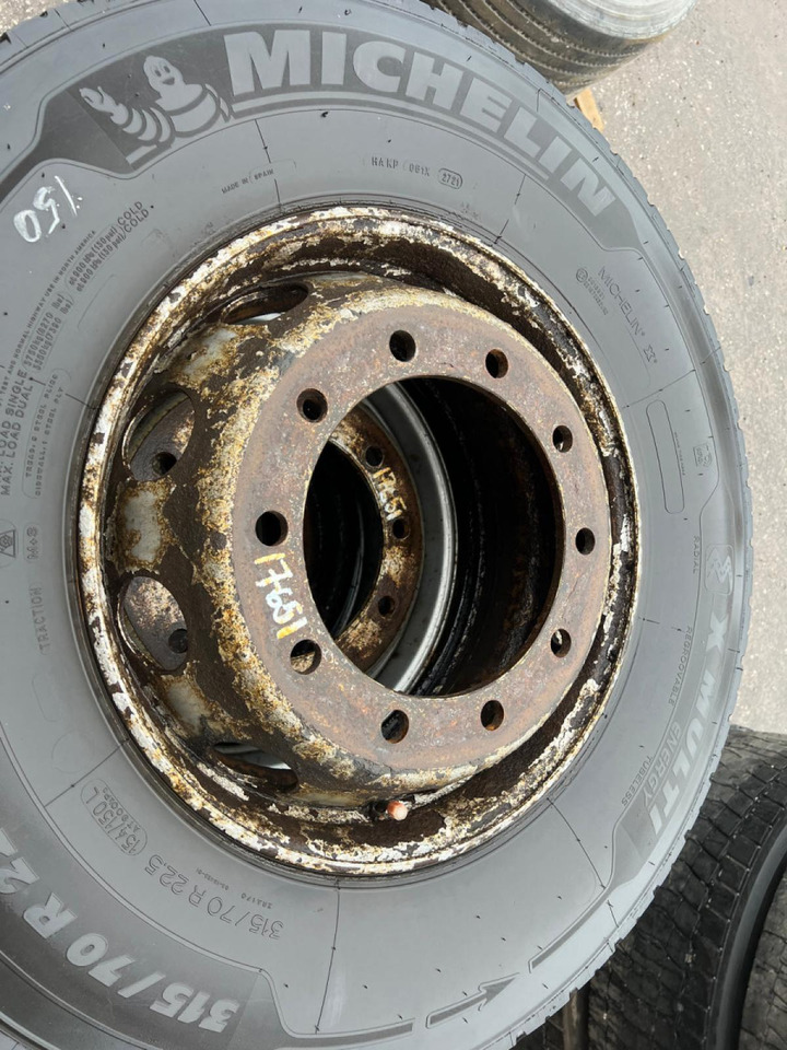 Scania Rehvid + veljed 315/70R22.5 31570R225 - Däck och fälgar för Lastbil: bild 2 Scania Rehvid + veljed 315/70R22.5 31570R225 - Däck och fälgar för Lastbil: bild 2