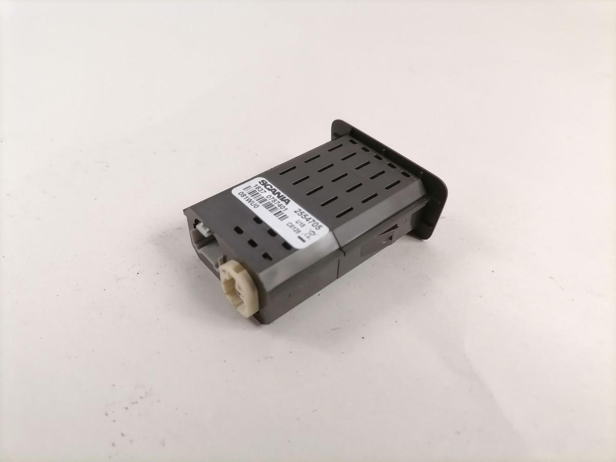 Scania USB/AUX pistikute paneel 2554705 - Elektriskt system för Lastbil: bild 3 Scania USB/AUX pistikute paneel 2554705 - Elektriskt system för Lastbil: bild 3