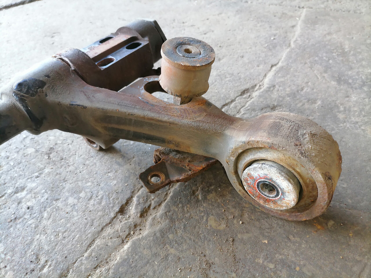 Volvo Anti-roll bar 3198853 - Hyttfjädring för Lastbil: bild 4 Volvo Anti-roll bar 3198853 - Hyttfjädring för Lastbil: bild 4