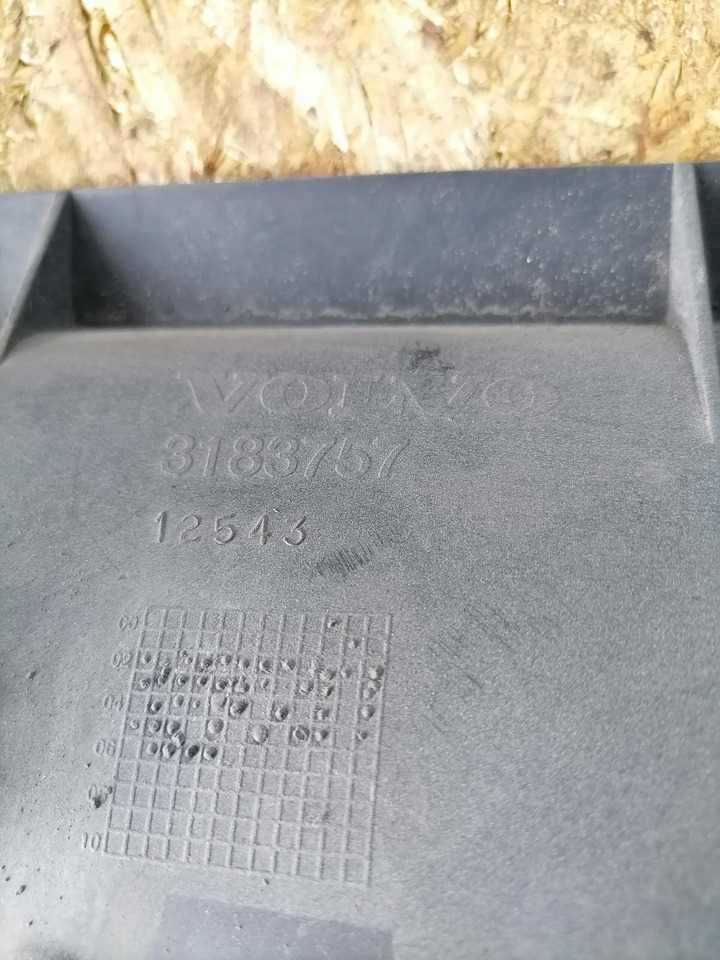 Volvo Fan shroud 3183757 - Kylare för Lastbil: bild 4 Volvo Fan shroud 3183757 - Kylare för Lastbil: bild 4
