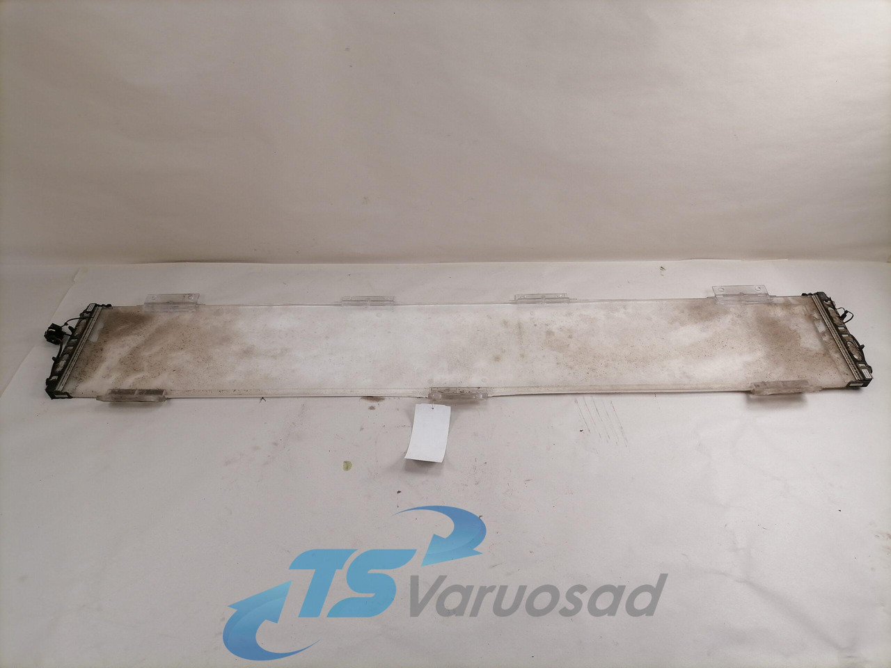 Volvo Kabiini reklaamvalgusti 82098413 - Ljus/ Belysning för Lastbil: bild 2 Volvo Kabiini reklaamvalgusti 82098413 - Ljus/ Belysning för Lastbil: bild 2