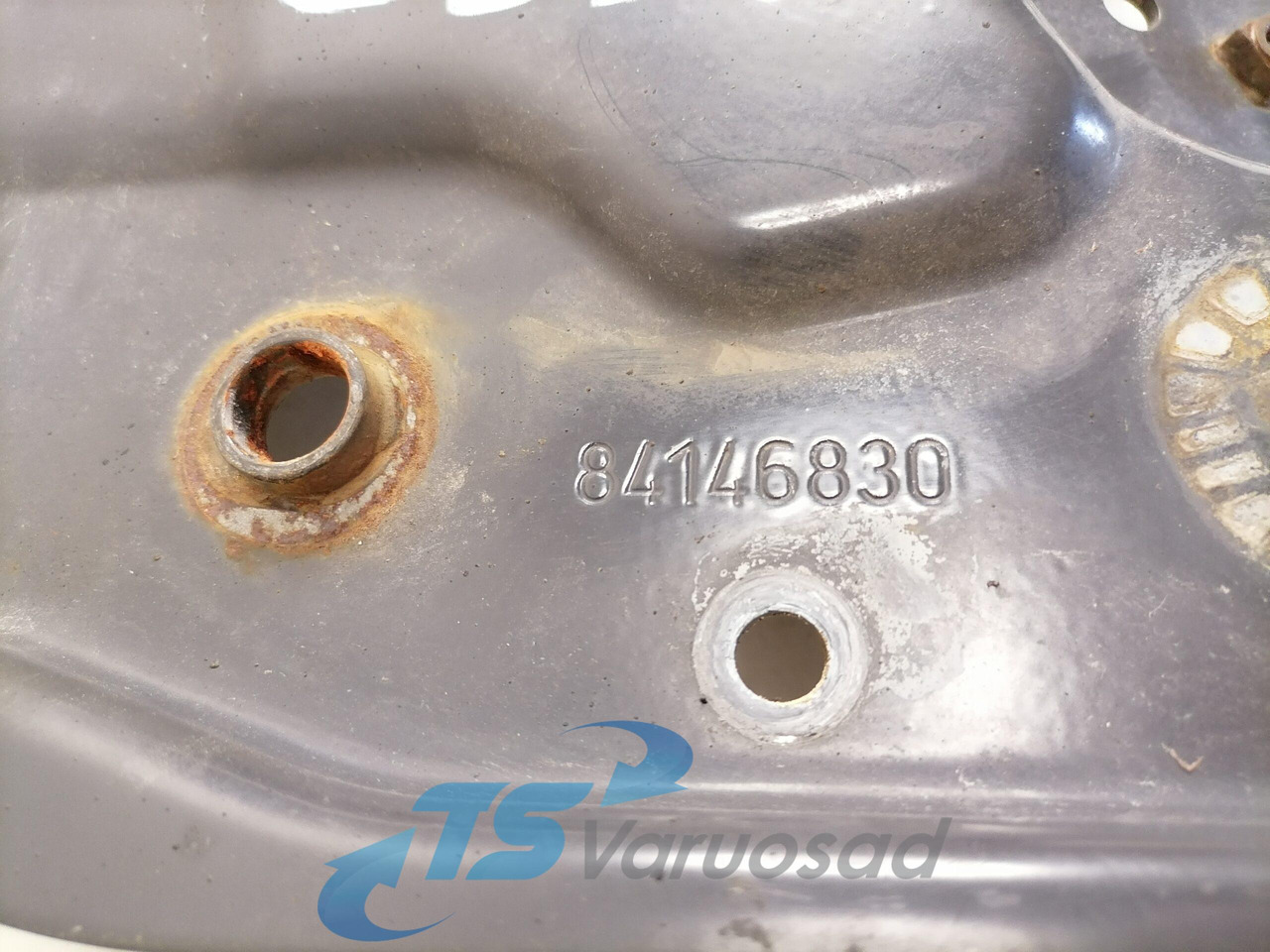 Volvo Light bracket 84146830 - Ljus/ Belysning för Lastbil: bild 4 Volvo Light bracket 84146830 - Ljus/ Belysning för Lastbil: bild 4