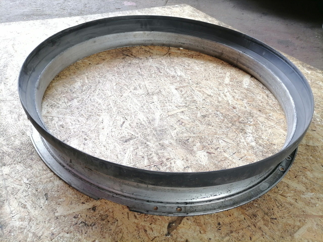 Volvo Ventilaatori metallrõngas 22134195 - Kylare för Lastbil: bild 2 Volvo Ventilaatori metallrõngas 22134195 - Kylare för Lastbil: bild 2