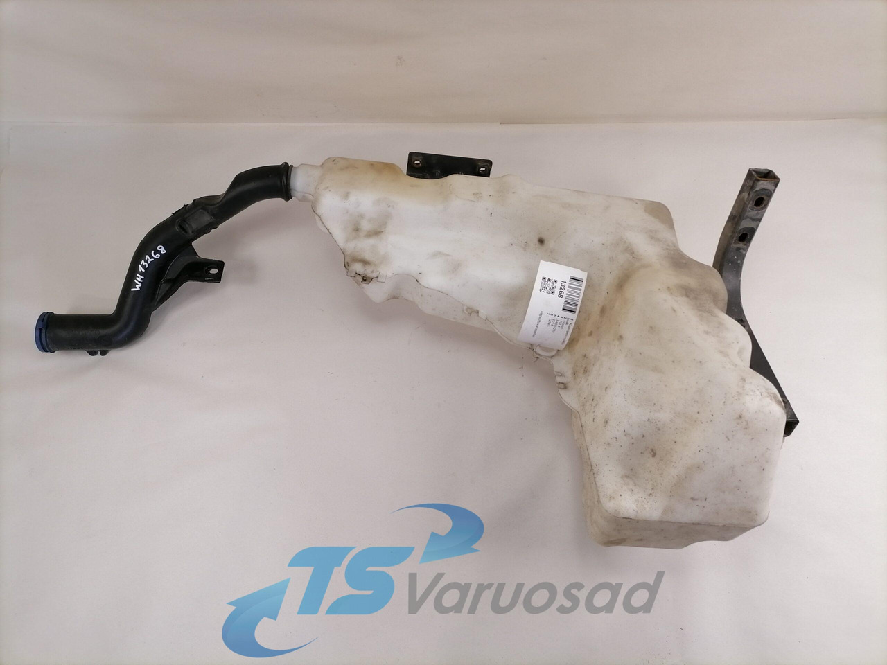 Volvo Windscreen washer fluid tank 84092259 - Vindrutetorkare för Lastbil: bild 1 Volvo Windscreen washer fluid tank 84092259 - Vindrutetorkare för Lastbil: bild 1