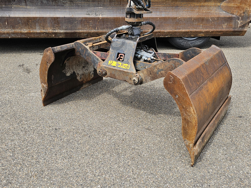 Tatra T158/II 6X6 / HMF Z CRANE + 2 SIDE TIPPER - Tippbil lastbil, Kranbil: bild 5 Tatra T158/II 6X6 / HMF Z CRANE + 2 SIDE TIPPER - Tippbil lastbil, Kranbil: bild 5