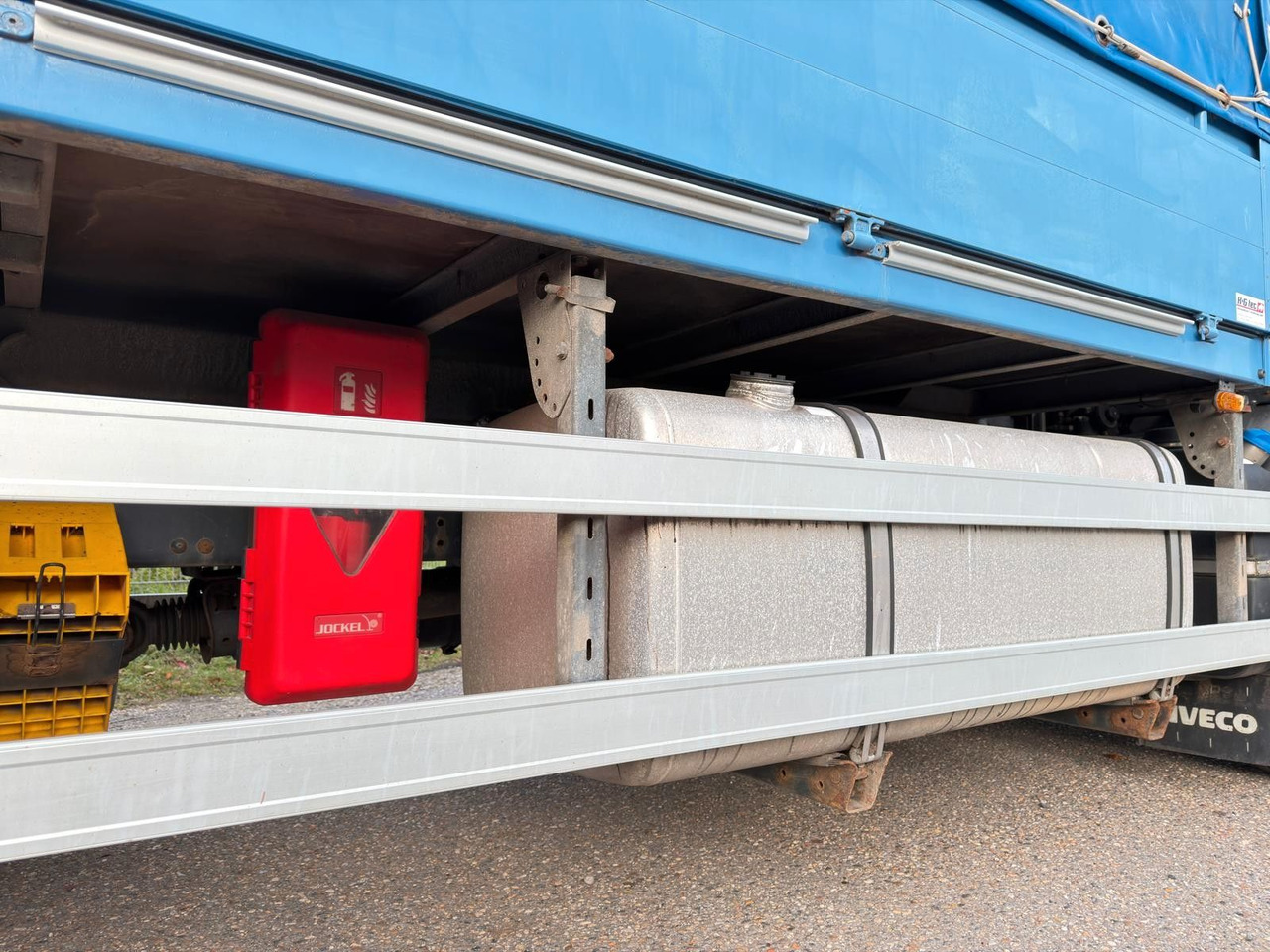 Kapellbil Iveco 190S36/9 Stralis Pritsche & Hebebühne 3 to. TOP: bild 6