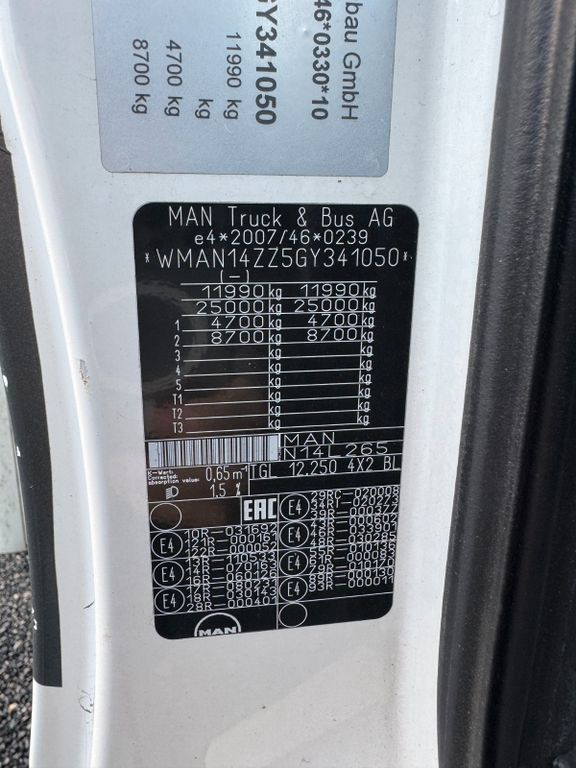 MAN 12.250 4X2 Koffer LBW Klima Diff.Sperre AHK MAN 12.250 4X2 Koffer LBW Klima Diff.Sperre AHK - Lastbil med skåp: bild 3 MAN 12.250 4X2 Koffer LBW Klima Diff.Sperre AHK MAN 12.250 4X2 Koffer LBW Klima Diff.Sperre AHK - Lastbil med skåp: bild 3