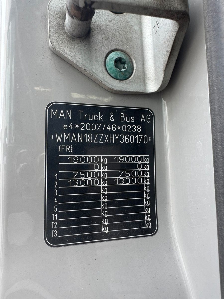 MAN 18.290 4X2 Koffer / Plane Top Zustand 8,30 Meter - Kapellbil: bild 2 MAN 18.290 4X2 Koffer / Plane Top Zustand 8,30 Meter - Kapellbil: bild 2
