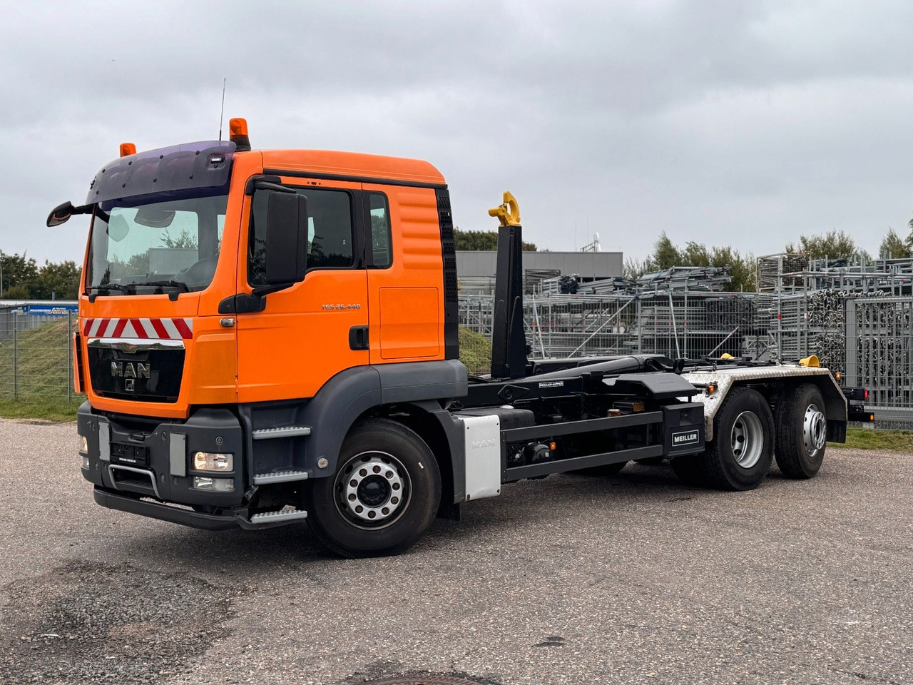 MAN 26.440 6X2 Meiller RK 20.70 mit Funk - Lastväxlare lastbil: bild 1 MAN 26.440 6X2 Meiller RK 20.70 mit Funk - Lastväxlare lastbil: bild 1