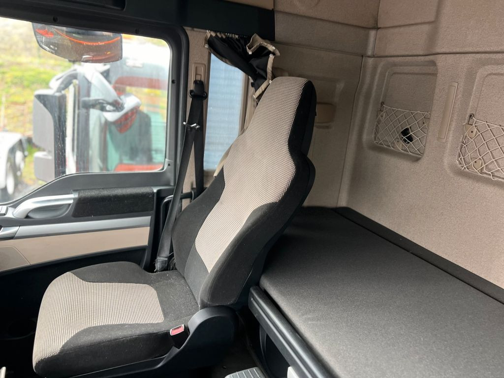 MAN 26.460 6X2 Retarder Klima Navigation guter Zust. MAN 26.460 6X2 Retarder Klima Navigation guter Zust. - Lastväxlare lastbil: bild 5 MAN 26.460 6X2 Retarder Klima Navigation guter Zust. MAN 26.460 6X2 Retarder Klima Navigation guter Zust. - Lastväxlare lastbil: bild 5