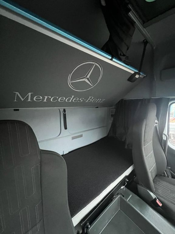 Mercedes-Benz 1324 4X2 Koffer Plane 6 to. Hebebühne - Kapellbil: bild 4 Mercedes-Benz 1324 4X2 Koffer Plane 6 to. Hebebühne - Kapellbil: bild 4