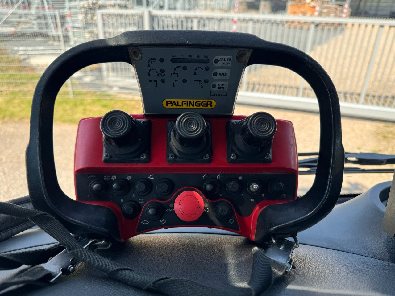 Mercedes-Benz 2540 6X2 Pritsche Palfinger PK 12002 mit Funk - Kranbil: bild 4 Mercedes-Benz 2540 6X2 Pritsche Palfinger PK 12002 mit Funk - Kranbil: bild 4