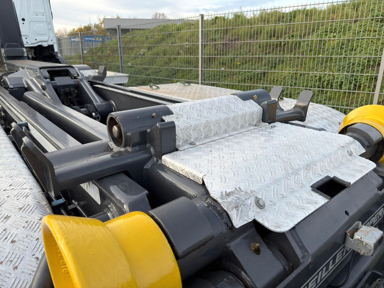 Mercedes-Benz 3748 8x4 Meiller RK30.65 | Funk | hydr.Container - Lastväxlare lastbil: bild 5 Mercedes-Benz 3748 8x4 Meiller RK30.65 | Funk | hydr.Container - Lastväxlare lastbil: bild 5