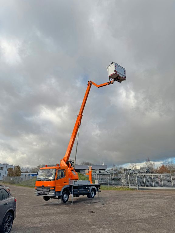 Mercedes-Benz 815 4x2 Hubarbeitsbühne Wumag 170 high 17 m Mercedes-Benz 815 4x2 Hubarbeitsbühne Wumag 170 high 17 m - Billift, Transportbil: bild 1 Mercedes-Benz 815 4x2 Hubarbeitsbühne Wumag 170 high 17 m Mercedes-Benz 815 4x2 Hubarbeitsbühne Wumag 170 high 17 m - Billift, Transportbil: bild 1