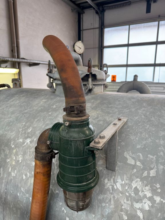 Mercedes-Benz 818 4X2 ROM Toilettenwagen Mercedes-Benz 818 4X2 ROM Toilettenwagen 6 Plätze - Sugbil: bild 5 Mercedes-Benz 818 4X2 ROM Toilettenwagen Mercedes-Benz 818 4X2 ROM Toilettenwagen 6 Plätze - Sugbil: bild 5