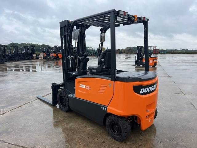 Doosan B35X-7 PLUS - Eltruck: bild 2 Doosan B35X-7 PLUS - Eltruck: bild 2