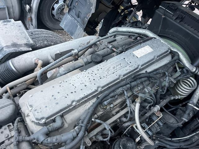 Dragbil Iveco S-Way 460: bild 24