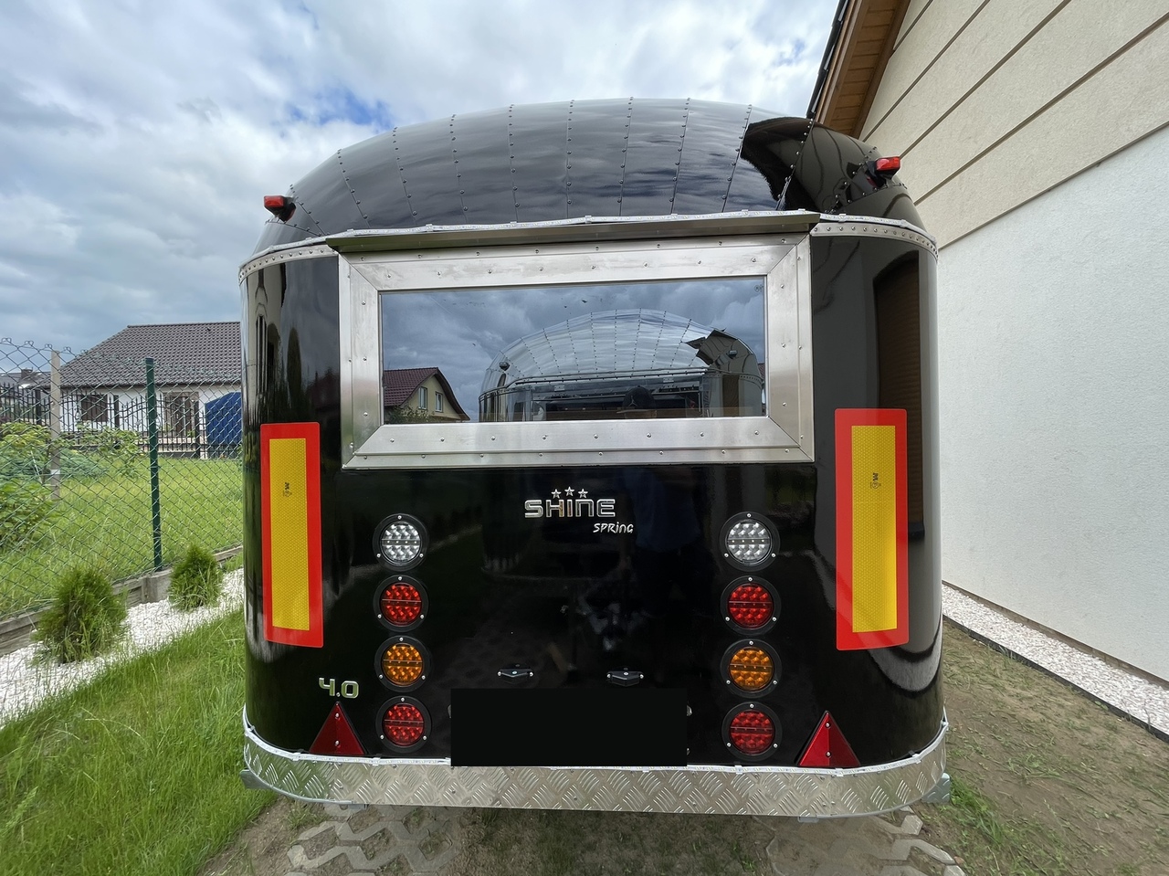 SHINE Spring BLACK - Försäljningsvagn: bild 3 SHINE Spring BLACK - Försäljningsvagn: bild 3