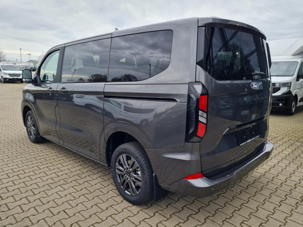 Ford Tourneo Custom 320 L1 AG Titanium X AHK LED NAVI 2X SCHIEBE - Persontransport: bild 5 Ford Tourneo Custom 320 L1 AG Titanium X AHK LED NAVI 2X SCHIEBE - Persontransport: bild 5