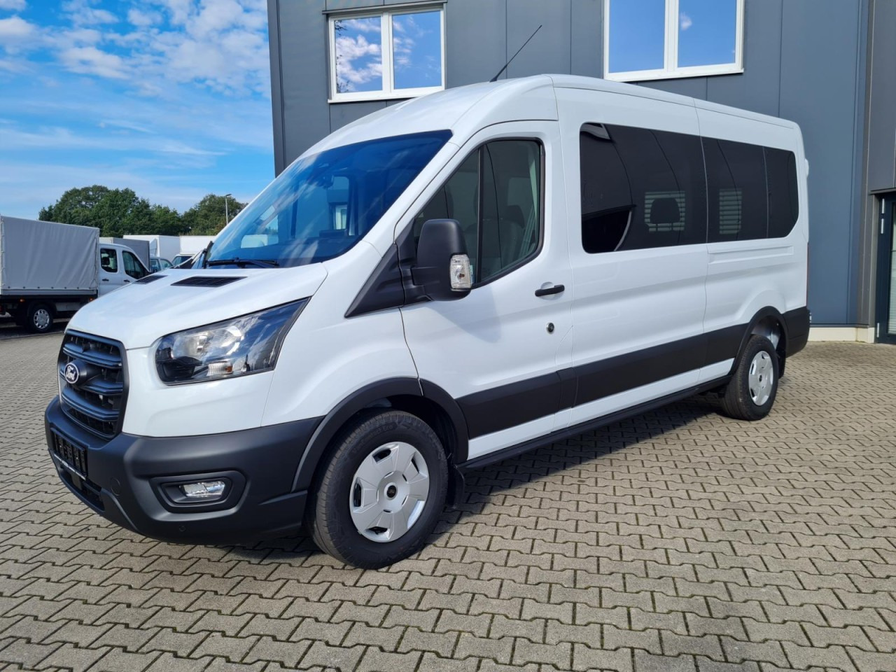 Ford Transit 350 Kombi TDCi L3 AG Trend 9 Sitze AHK KAMERA - Minibuss, Persontransport: bild 3 Ford Transit 350 Kombi TDCi L3 AG Trend 9 Sitze AHK KAMERA - Minibuss, Persontransport: bild 3