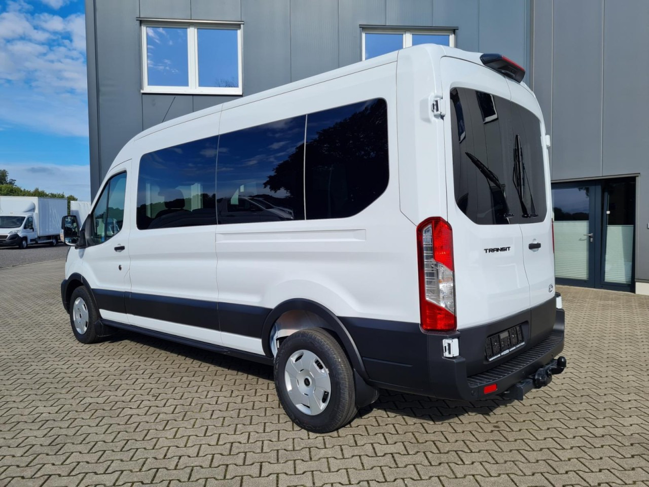 Ford Transit 350 Kombi TDCi L3 AG Trend 9 Sitze AHK KAMERA - Minibuss, Persontransport: bild 4 Ford Transit 350 Kombi TDCi L3 AG Trend 9 Sitze AHK KAMERA - Minibuss, Persontransport: bild 4