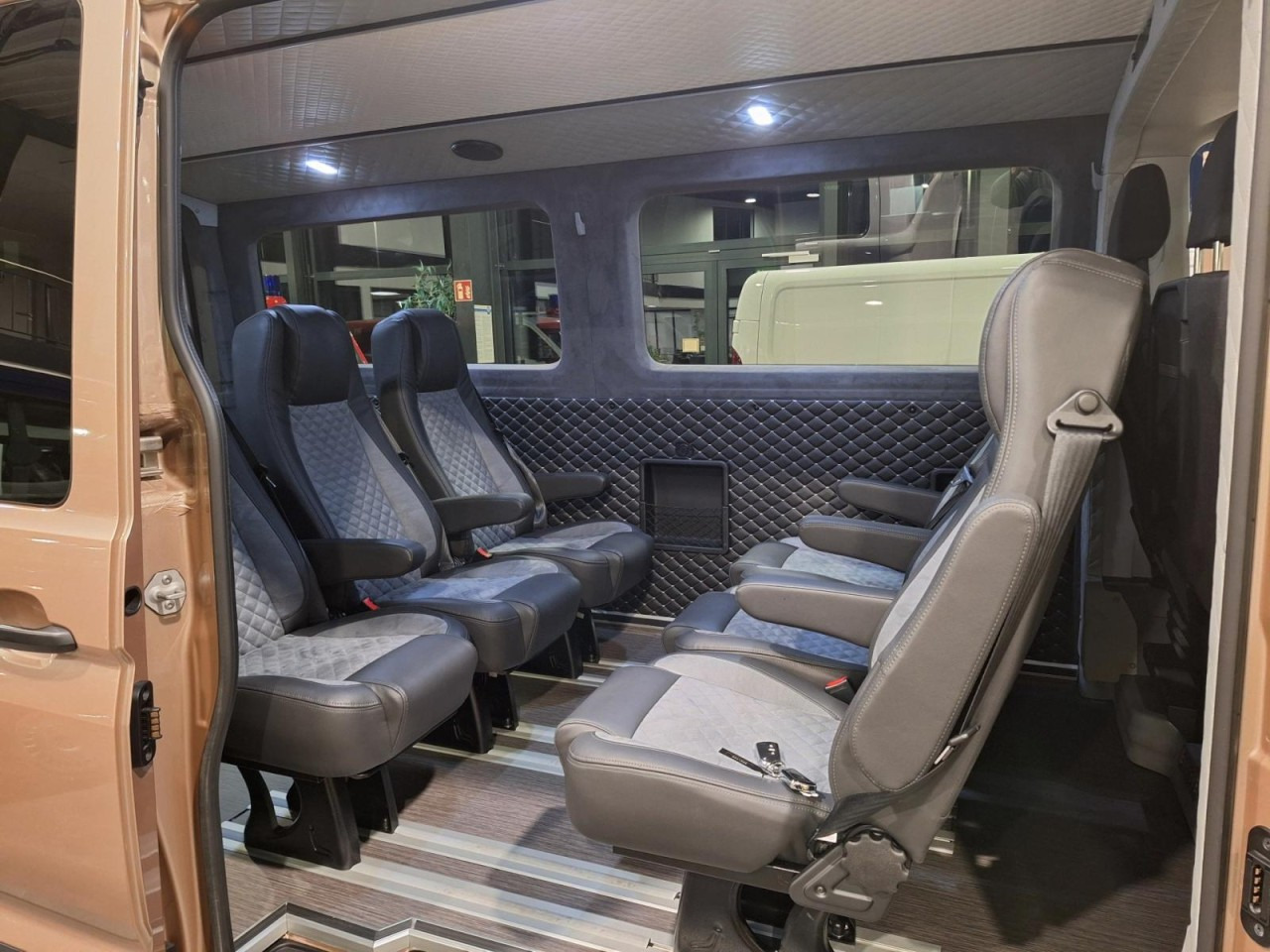 Man TGE 3.180 TDi Kombi 9 Sitze ALU KAMERA LED LEDER Sonderumbau - Dubbelhytt transportbil: bild 5 Man TGE 3.180 TDi Kombi 9 Sitze ALU KAMERA LED LEDER Sonderumbau - Dubbelhytt transportbil: bild 5