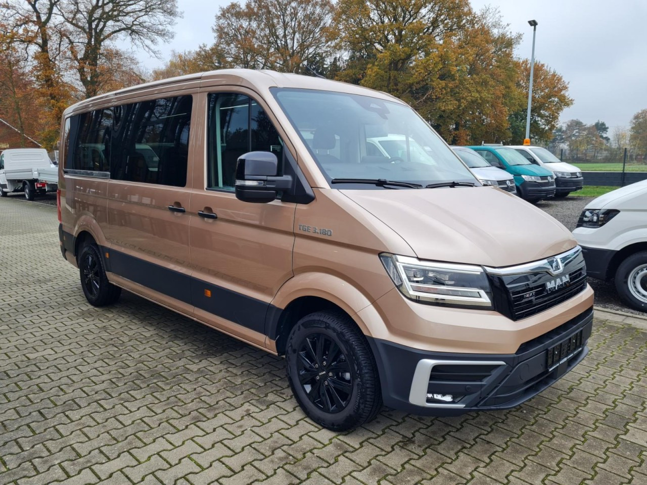 Man TGE 3.180 TDi Kombi 9 Sitze ALU KAMERA LED LEDER Sonderumbau - Minibuss, Persontransport: bild 3 Man TGE 3.180 TDi Kombi 9 Sitze ALU KAMERA LED LEDER Sonderumbau - Minibuss, Persontransport: bild 3