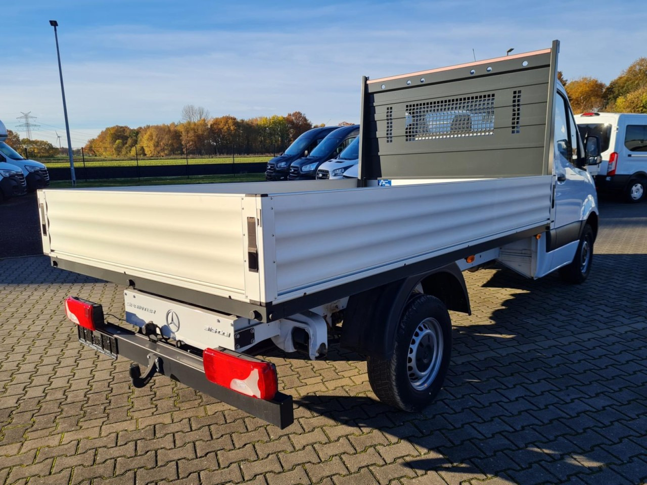 Mercedes-Benz Sprinter 315 CDI Pritsche RWD AHK TEMPOMAT MBux - Transportbil med flak: bild 2 Mercedes-Benz Sprinter 315 CDI Pritsche RWD AHK TEMPOMAT MBux - Transportbil med flak: bild 2