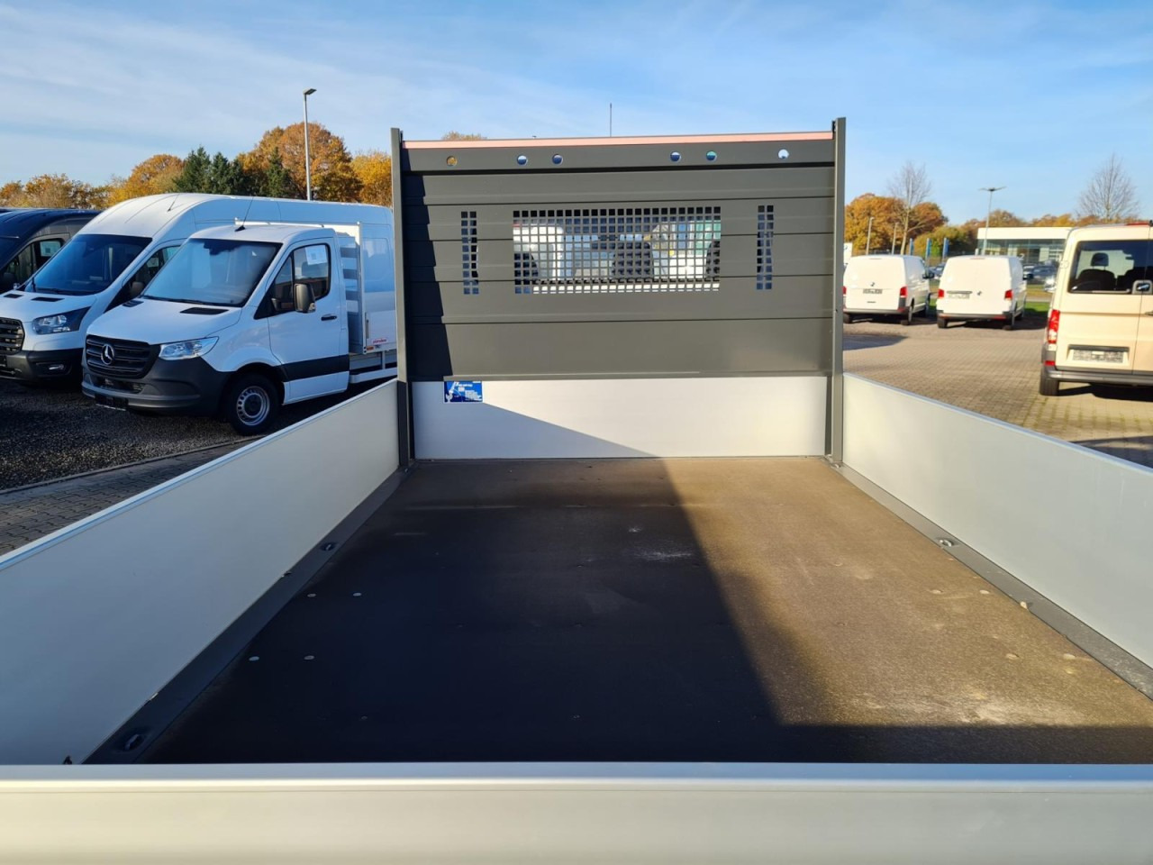 Mercedes-Benz Sprinter 315 CDI Pritsche RWD AHK TEMPOMAT MBux - Transportbil med flak: bild 3 Mercedes-Benz Sprinter 315 CDI Pritsche RWD AHK TEMPOMAT MBux - Transportbil med flak: bild 3