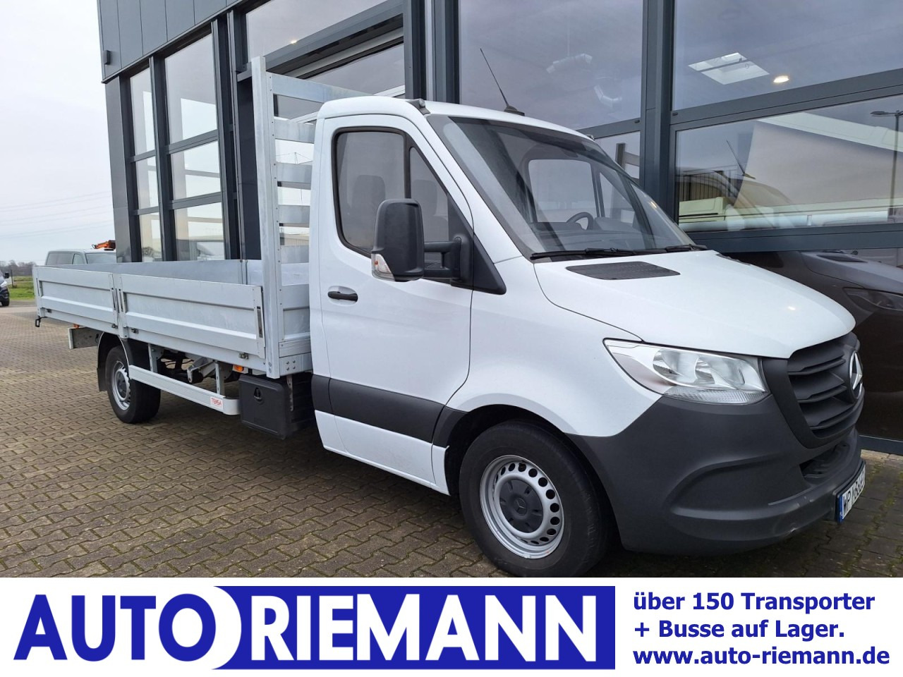 Mercedes-Benz Sprinter 317 CDI Pritsche L4 RWD AHK KLIMA TEMPOMAT - Transportbil med flak: bild 1 Mercedes-Benz Sprinter 317 CDI Pritsche L4 RWD AHK KLIMA TEMPOMAT - Transportbil med flak: bild 1