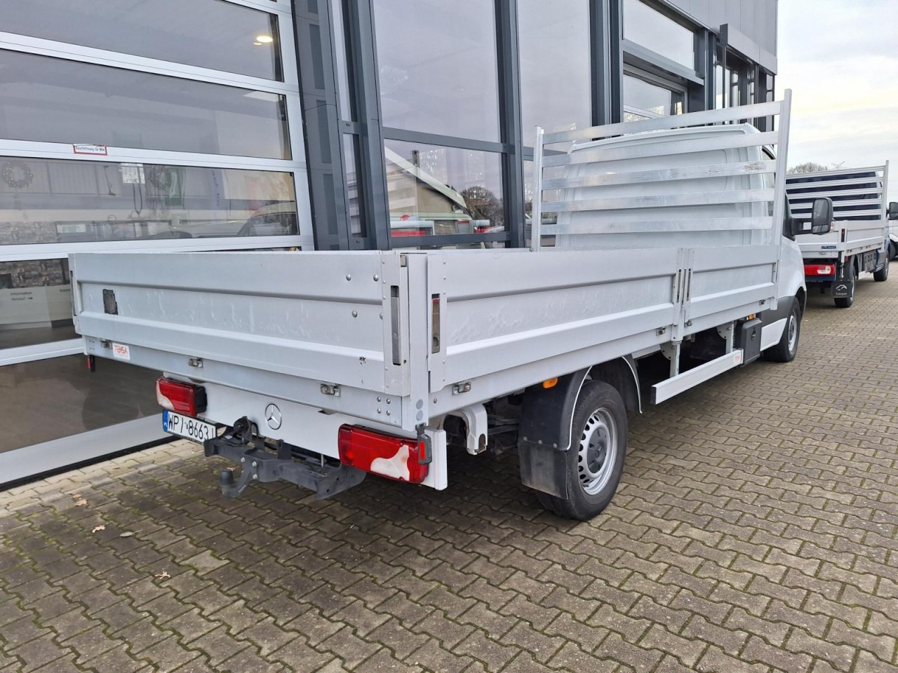 Mercedes-Benz Sprinter 317 CDI Pritsche L4 RWD AHK KLIMA TEMPOMAT - Transportbil med flak: bild 2 Mercedes-Benz Sprinter 317 CDI Pritsche L4 RWD AHK KLIMA TEMPOMAT - Transportbil med flak: bild 2