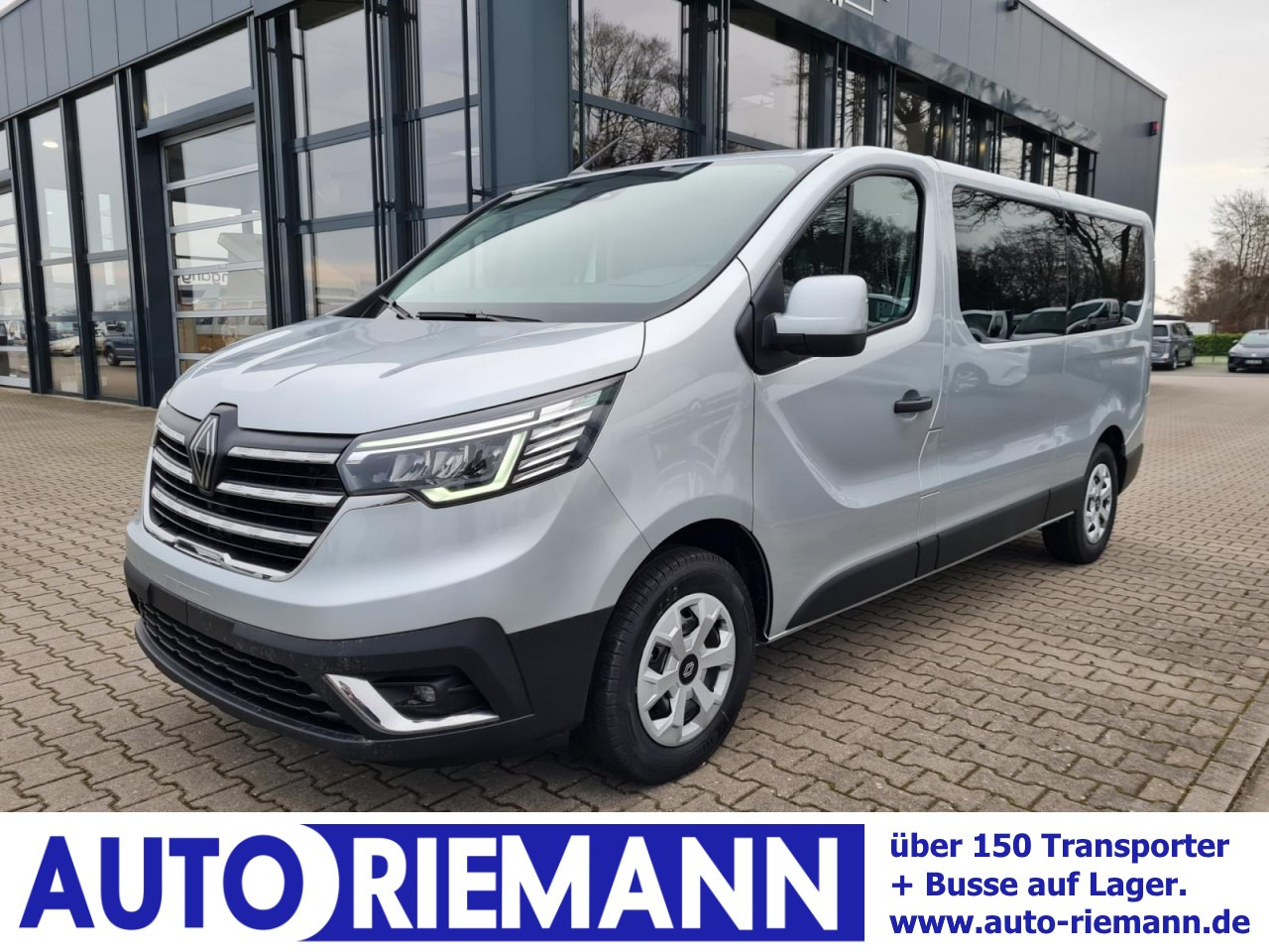 Renault Trafic Kombi 9-Sitze L2 Grand Equilibre KLIMA TEMPOMAT - Minibuss, Persontransport: bild 1 Renault Trafic Kombi 9-Sitze L2 Grand Equilibre KLIMA TEMPOMAT - Minibuss, Persontransport: bild 1