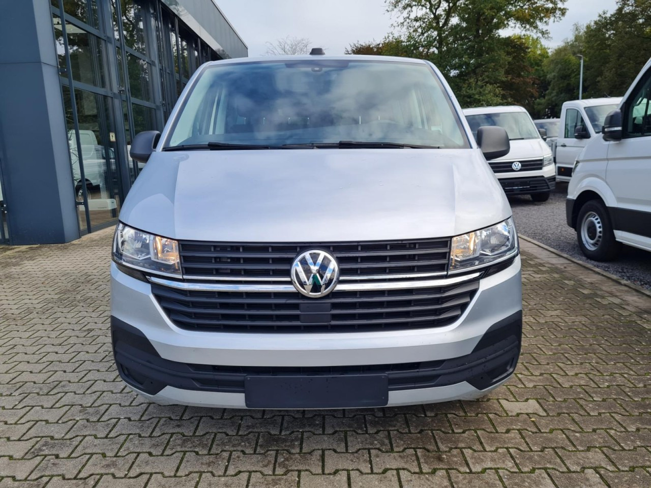 VW Volkswagen T6.1 Caravelle TDI lang 9 Sitzer 2 Schiebetüren Trendl. - Minibuss, Persontransport: bild 2 VW Volkswagen T6.1 Caravelle TDI lang 9 Sitzer 2 Schiebetüren Trendl. - Minibuss, Persontransport: bild 2