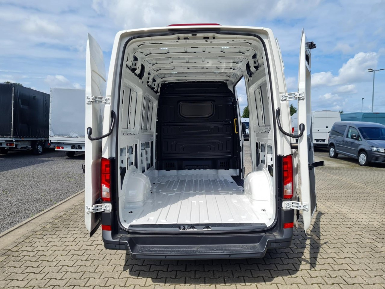 Volkswagen Crafter Kasten MR L3H3 KLIMA KOMFORT PDC TEMPOMAT - Små skåpbil: bild 5 Volkswagen Crafter Kasten MR L3H3 KLIMA KOMFORT PDC TEMPOMAT - Små skåpbil: bild 5