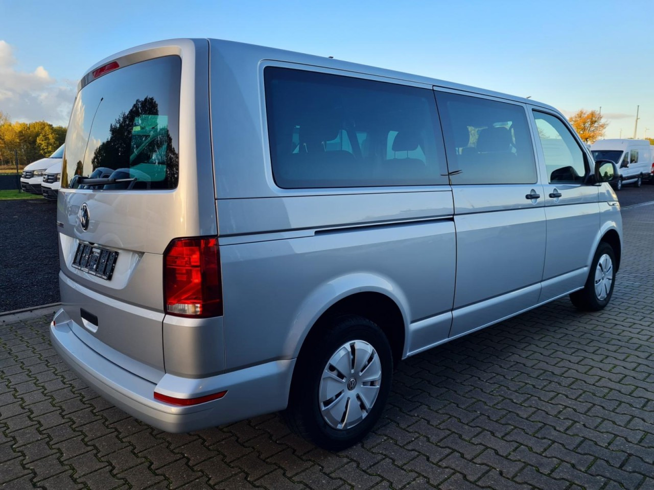 Volkswagen T6.1 Caravelle TDI lang 9 Sitzer 2 Schiebetüren Trendl. - Minibuss, Persontransport: bild 5 Volkswagen T6.1 Caravelle TDI lang 9 Sitzer 2 Schiebetüren Trendl. - Minibuss, Persontransport: bild 5