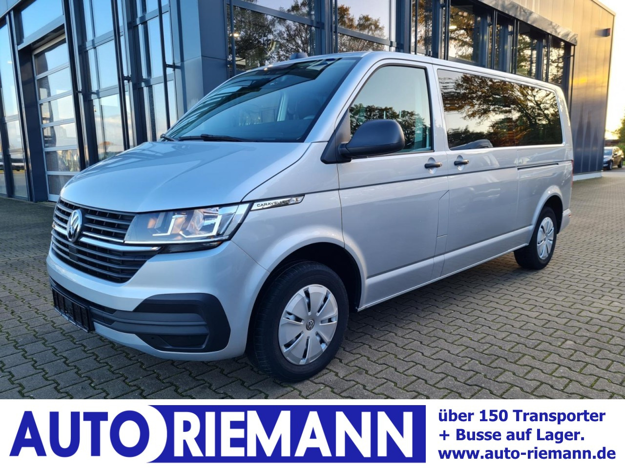 Volkswagen T6.1 Caravelle TDI lang 9 Sitzer 2 Schiebetüren Trendl. - Minibuss, Persontransport: bild 1 Volkswagen T6.1 Caravelle TDI lang 9 Sitzer 2 Schiebetüren Trendl. - Minibuss, Persontransport: bild 1