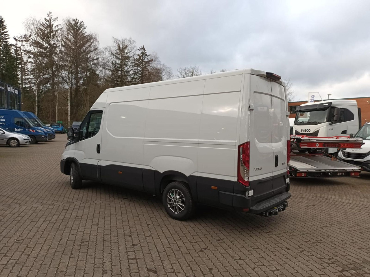 Iveco 35S16A8V AHK, ACC, LED-SCHEINWERFER ab 0% - Skåpbil: bild 2 Iveco 35S16A8V AHK, ACC, LED-SCHEINWERFER ab 0% - Skåpbil: bild 2