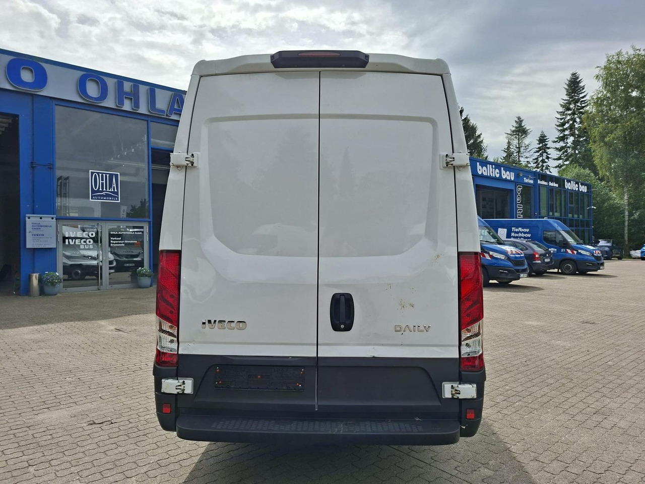 Iveco Daily 35S16A8V KLIMA*RADIO* - Skåpbil: bild 4 Iveco Daily 35S16A8V KLIMA*RADIO* - Skåpbil: bild 4