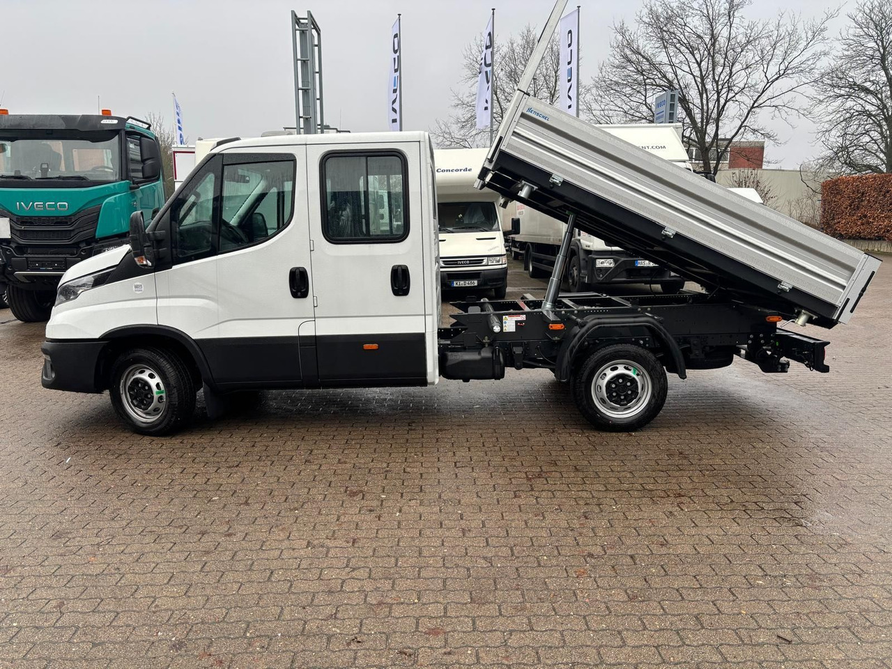 Iveco Daily 35S16H3.0A8YD*DSK*KLIMA*AHK* - Transportbil med tippflak, Dubbelhytt transportbil: bild 2 Iveco Daily 35S16H3.0A8YD*DSK*KLIMA*AHK* - Transportbil med tippflak, Dubbelhytt transportbil: bild 2