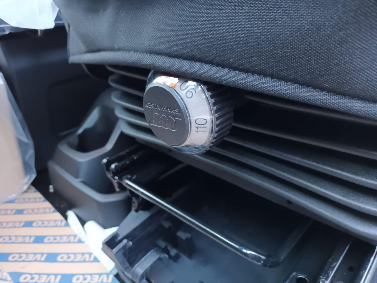 Skåpbil Iveco Daily 35S18HA8V 4100 KLIMA*AHK*RÜCKFAHRKAMERA...: bild 11 Skåpbil Iveco Daily 35S18HA8V 4100 KLIMA*AHK*RÜCKFAHRKAMERA...: bild 11